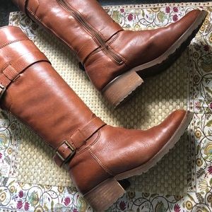 Stunning Fabianelli Italian leather boots buckle